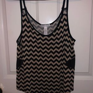 Zig zag pattern top